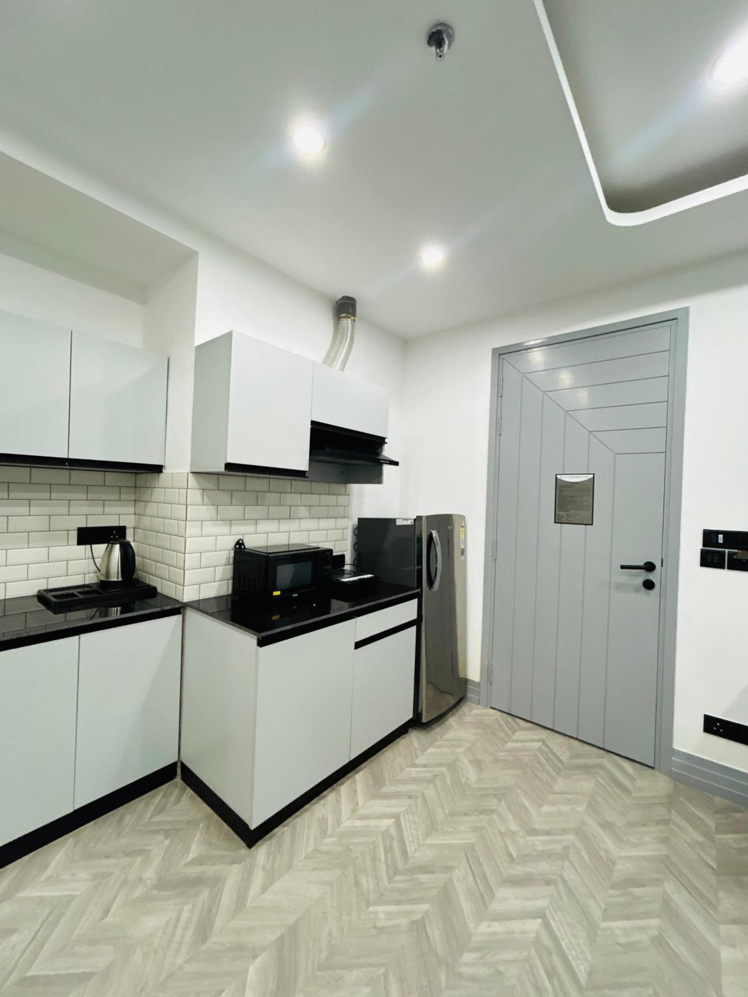 Bedchambers Serviced Apartment, Golf Course, Gurgaon Buitenkant foto
