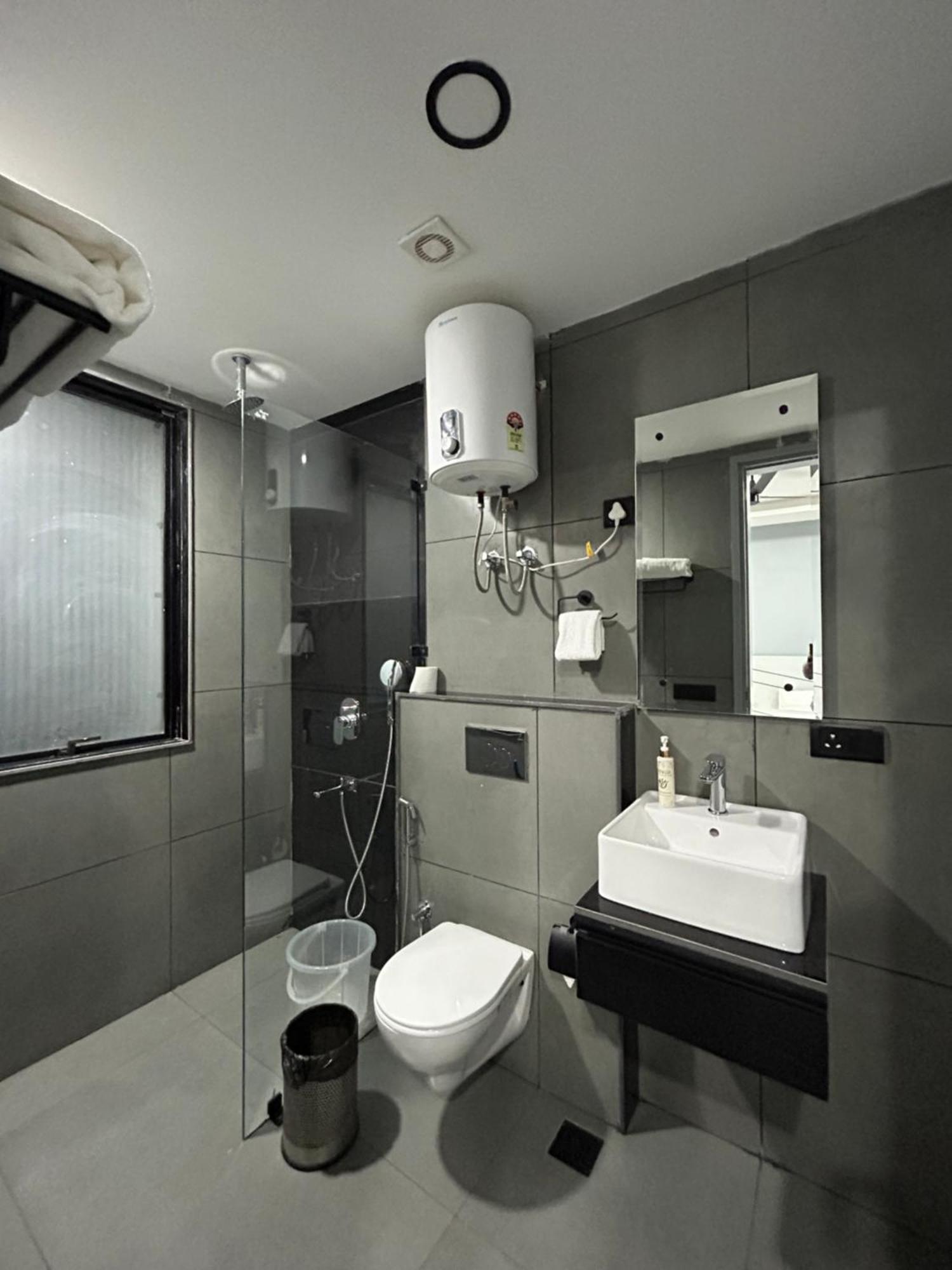 Bedchambers Serviced Apartment, Golf Course, Gurgaon Buitenkant foto