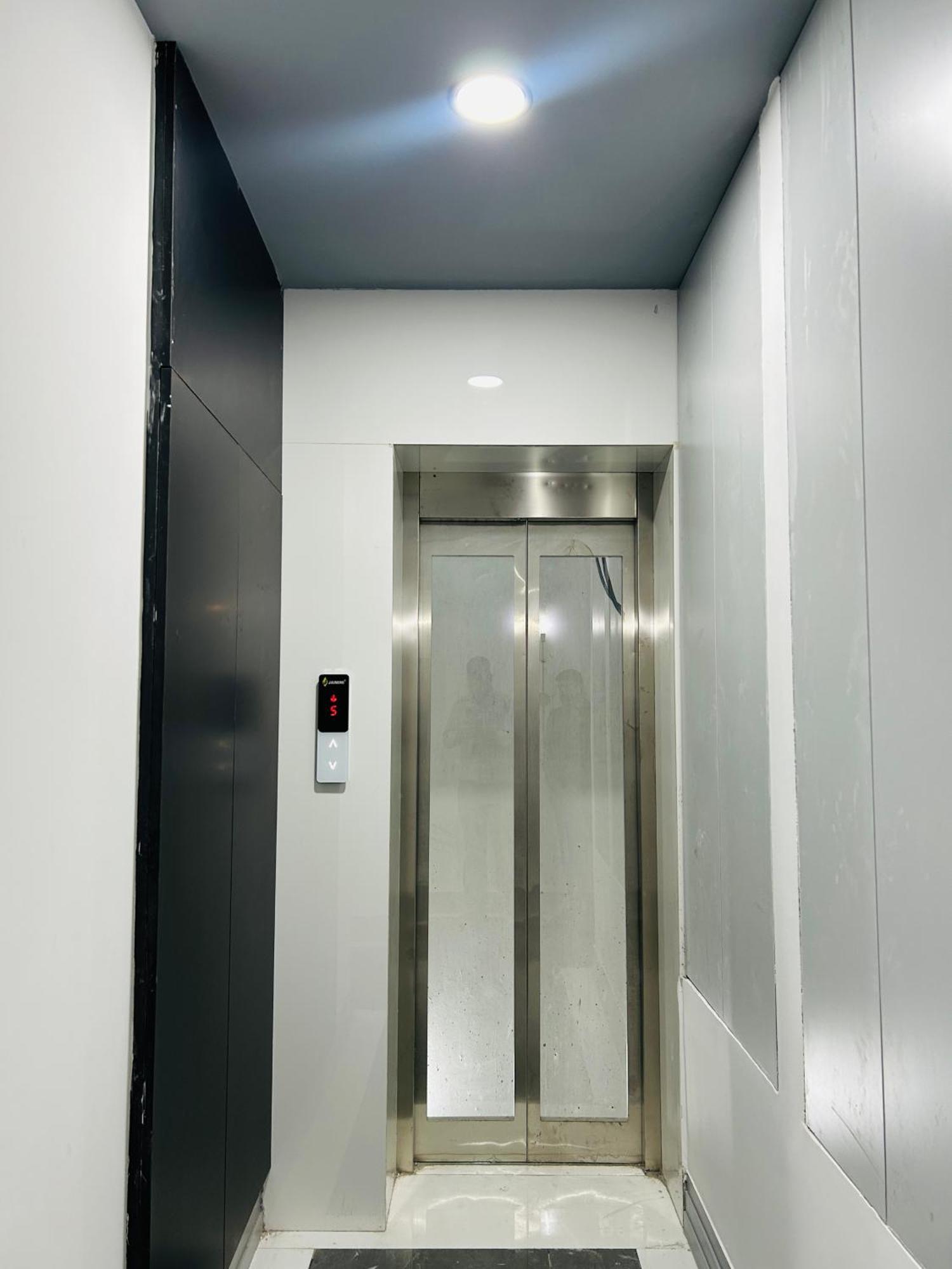 Bedchambers Serviced Apartment, Golf Course, Gurgaon Buitenkant foto