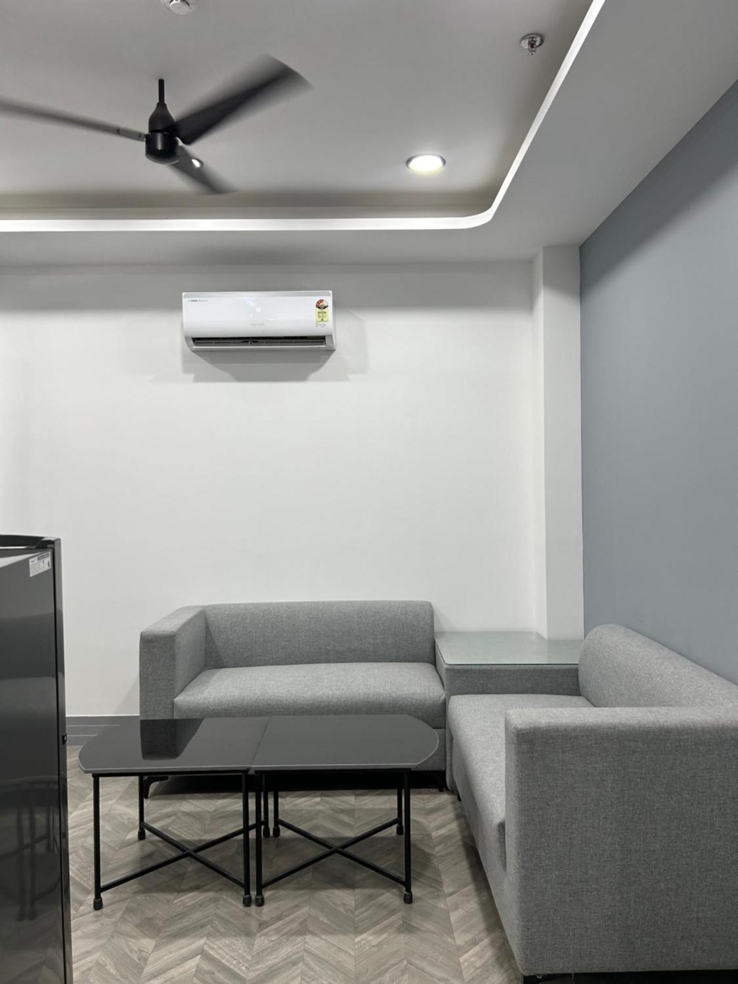 Bedchambers Serviced Apartment, Golf Course, Gurgaon Buitenkant foto