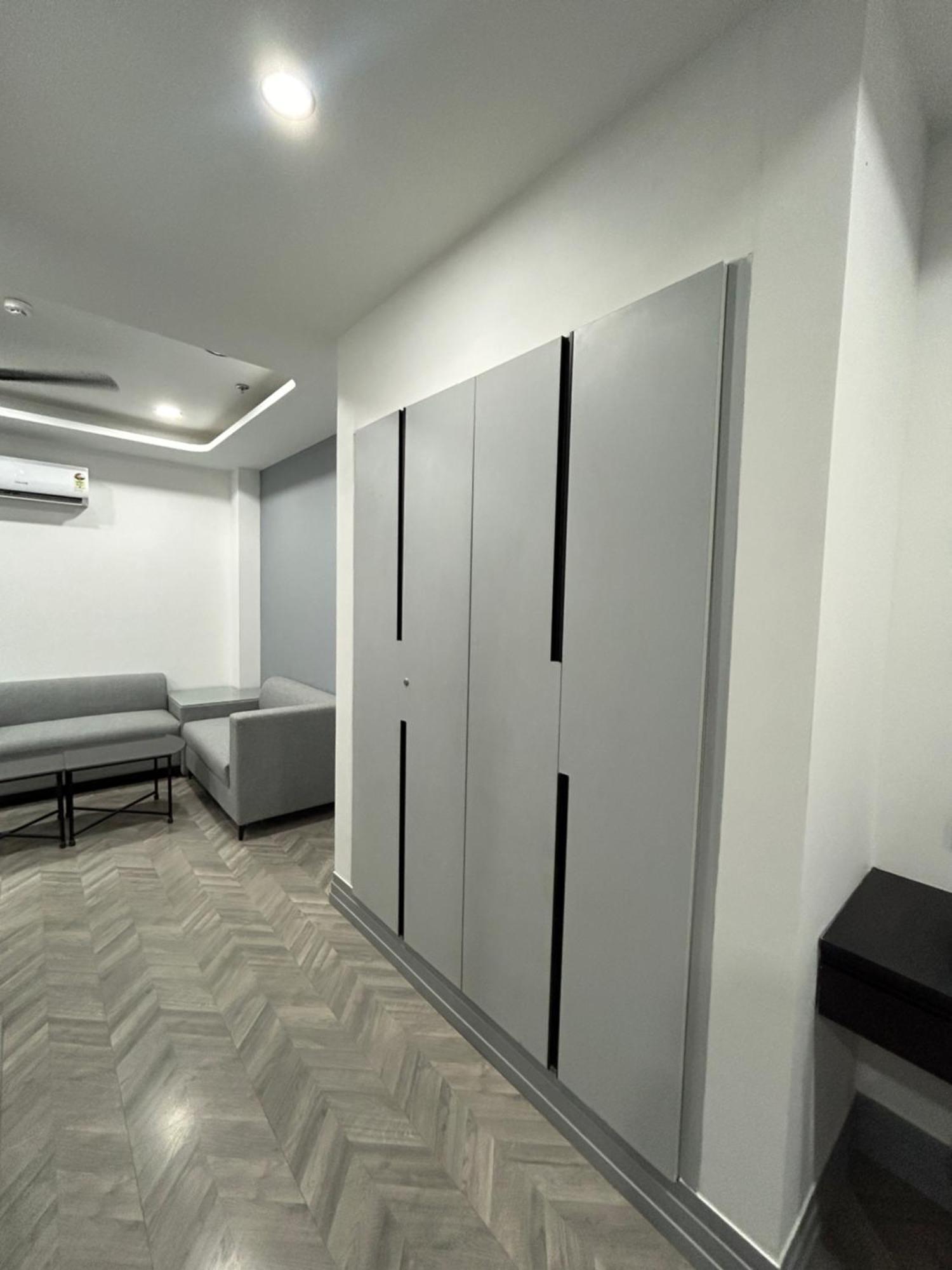Bedchambers Serviced Apartment, Golf Course, Gurgaon Buitenkant foto
