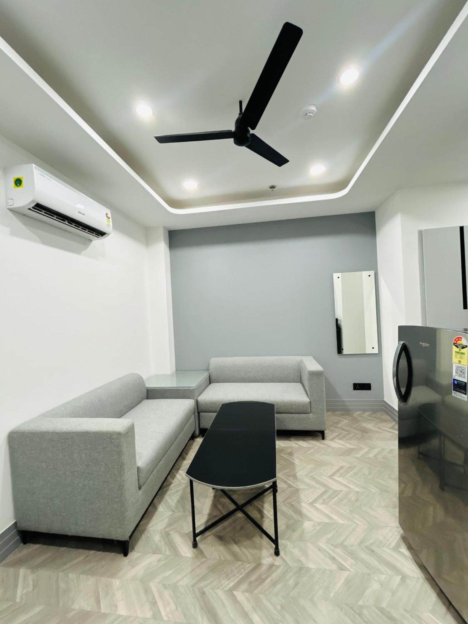 Bedchambers Serviced Apartment, Golf Course, Gurgaon Buitenkant foto