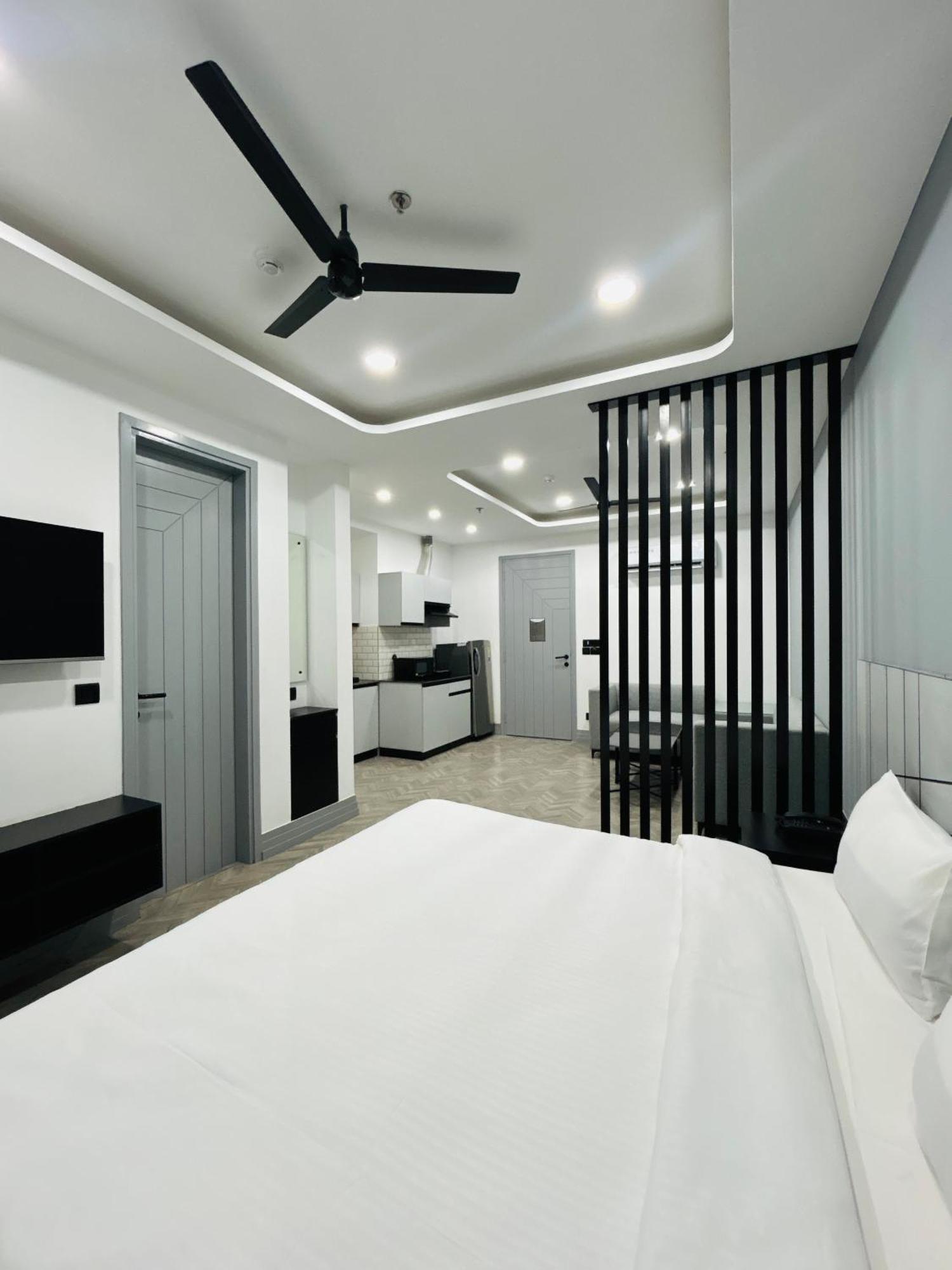 Bedchambers Serviced Apartment, Golf Course, Gurgaon Buitenkant foto