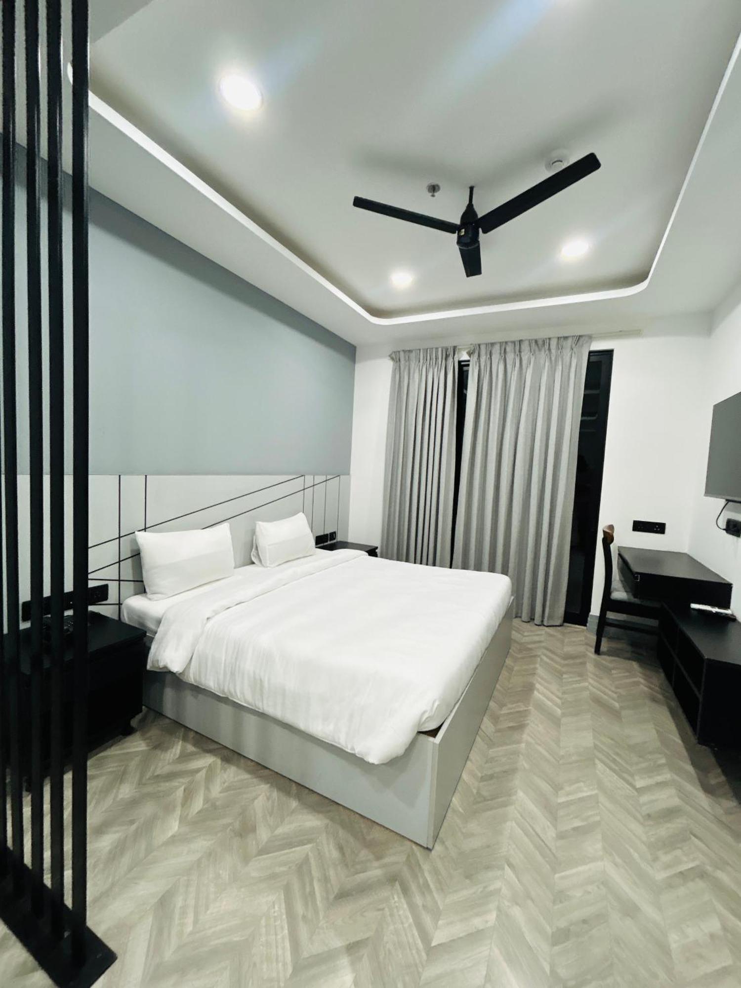 Bedchambers Serviced Apartment, Golf Course, Gurgaon Buitenkant foto