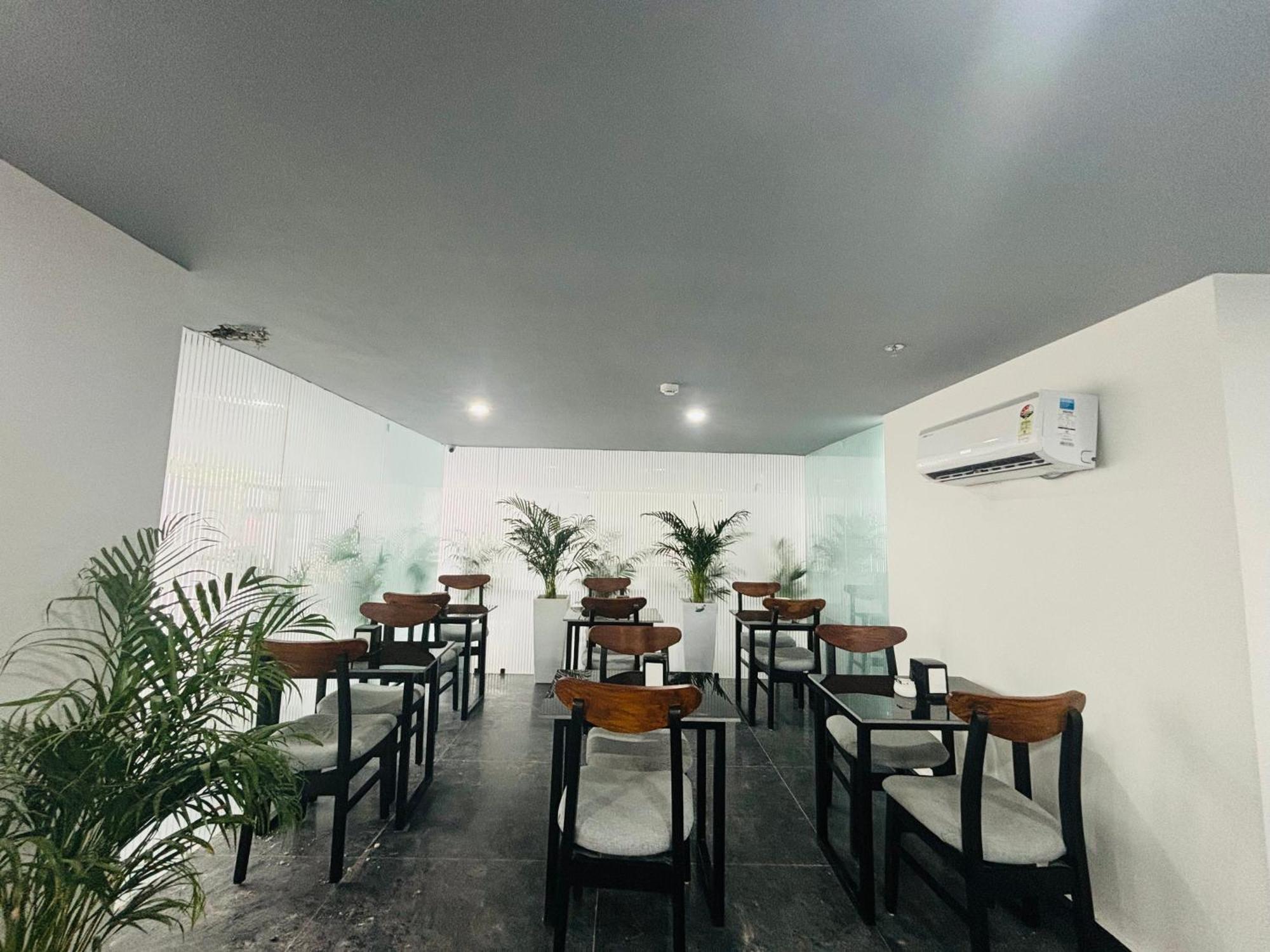 Bedchambers Serviced Apartment, Golf Course, Gurgaon Buitenkant foto